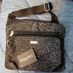 Baggallini HP Bagg MM Crossbody Black Animal Print Water Resistant Adjustable